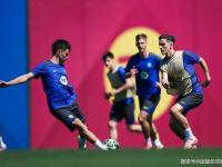 集结日欧联焦点战，巴塞罗那豪取连胜，气氛紧张，更衣室氛围转暖的简单介绍开云娱乐